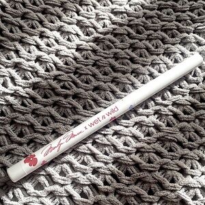 NWOT • wet n wild x Marilyn Monroe • Icon Retractable Eyeliner - Color White